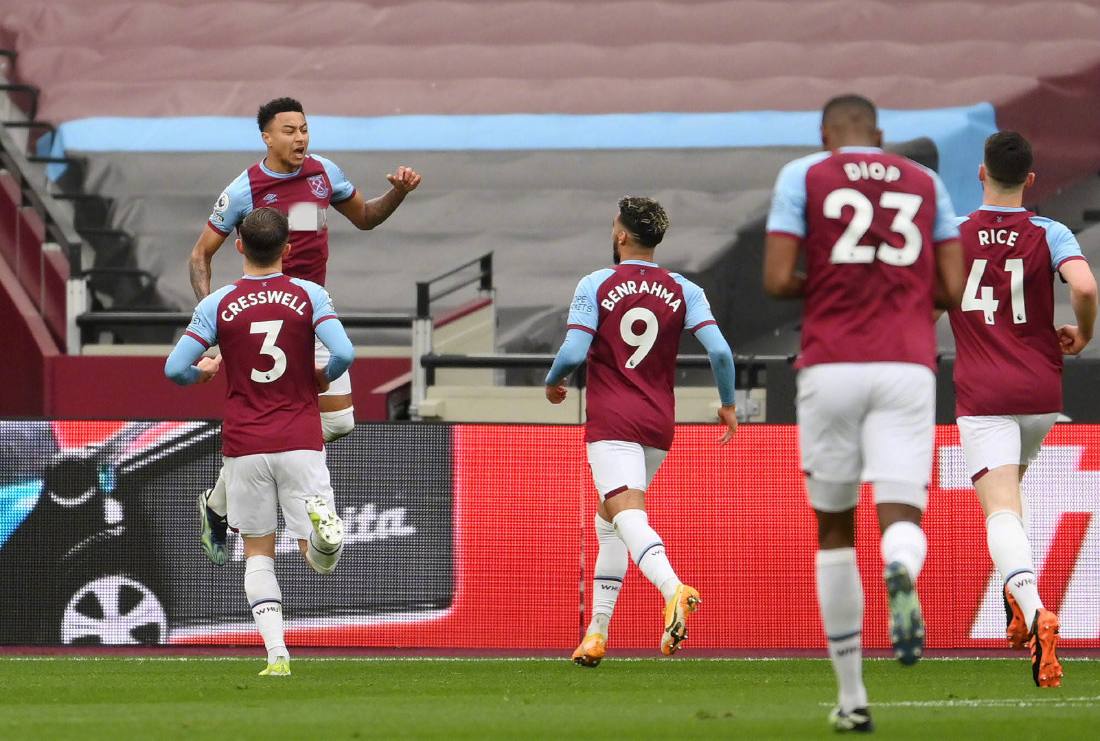 对年轻球员 对年轻球员